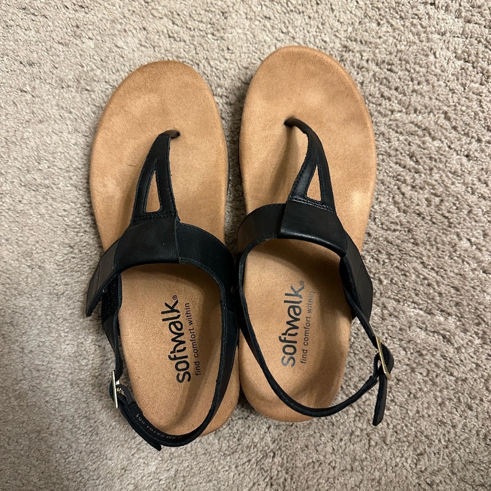 Softwalk arch support black sandals